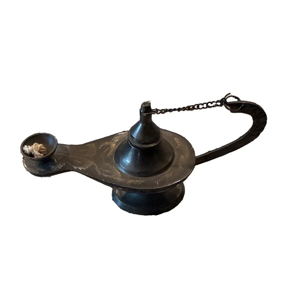 Vintage Brass Aladdin Lamp Style Oil Lamp With Cap Genie MCM Decor Display 6